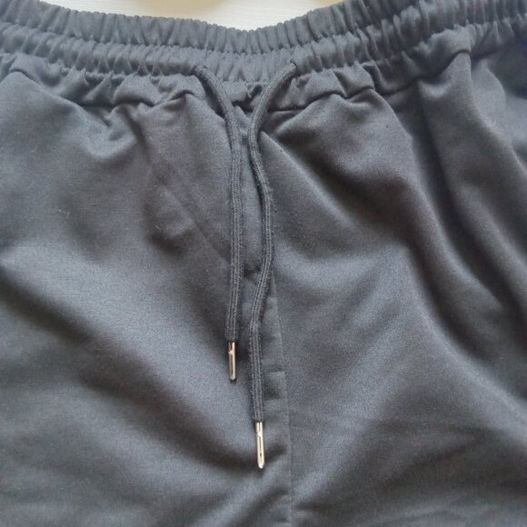 Set of 2 Black and Gray Casual Loungewear Shorts Bundle Women's Size X-Large - Picture 8 of 12